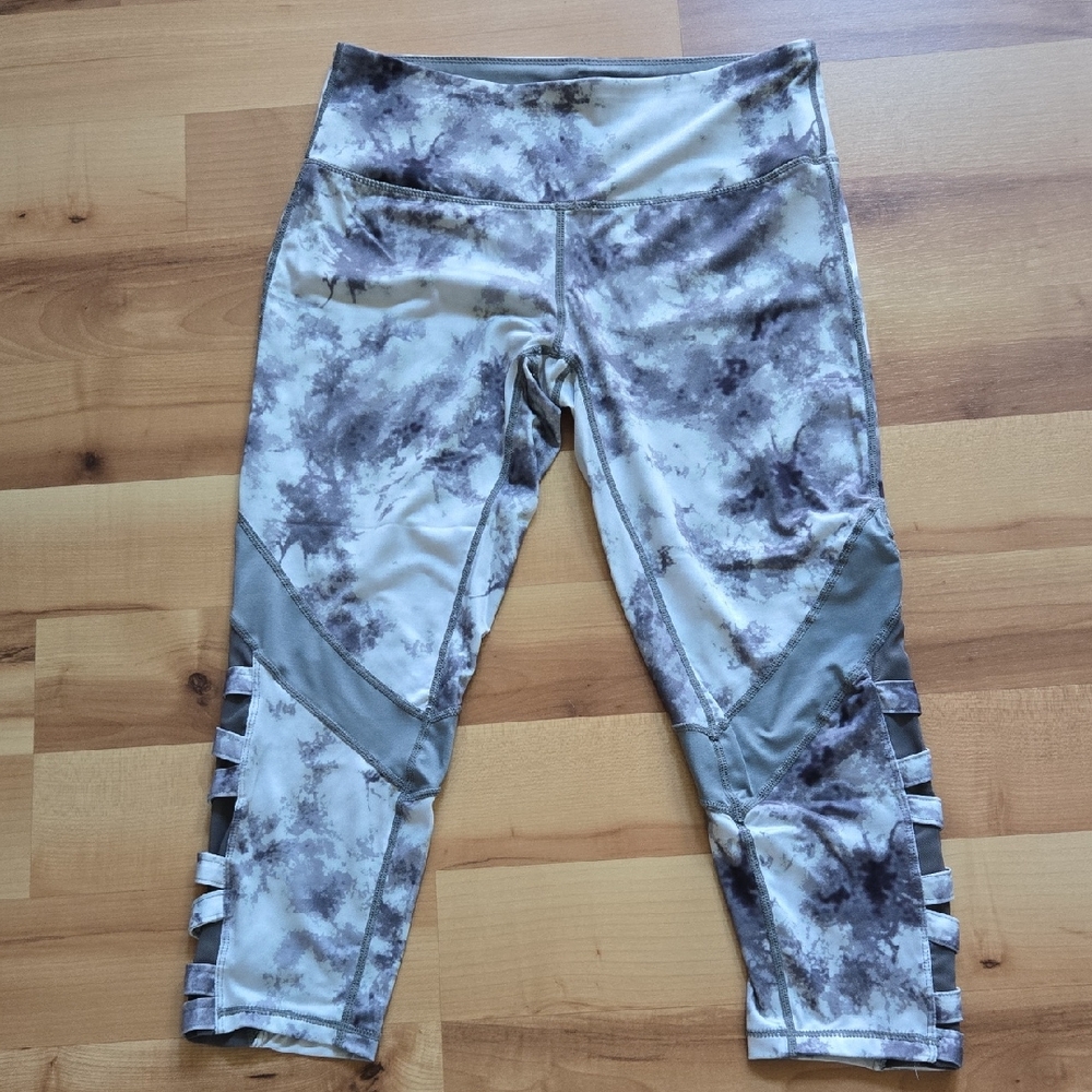 🩶🖤 Women's Tie-Dye Gray Crop Leggings
